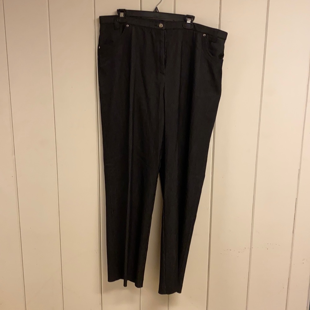 Black pants rayon/polyester/spandex. Size 20.